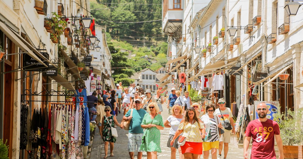 Turizmi shqiptar në rritje, 10.7 milionë vizitorë të huaj në 9 muaj