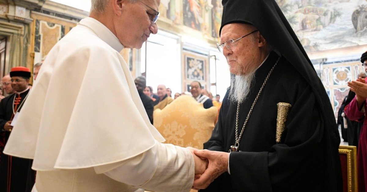 Patriarku Bartolomeu I viziton Vatikanin për takim me Papa Leonin