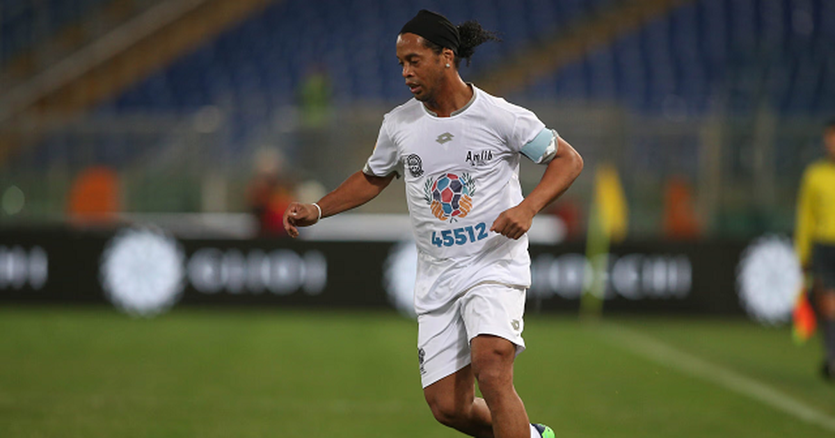 Ronaldinho rikthehet në fushë në Serinë C të Italisë