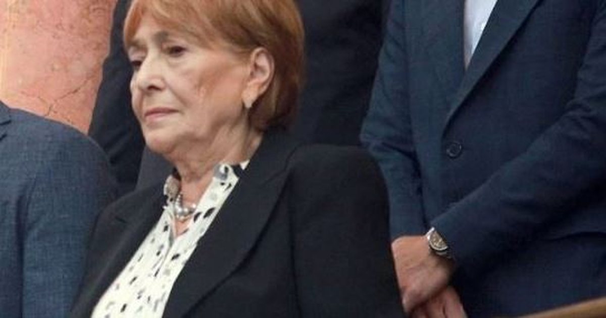 Sulmohet nëna e Vuçiçit pranë qendrës së votimit në Beograd