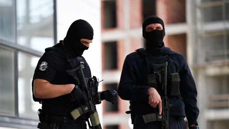 Kosova nis hetimet për dhjetë të dyshuar të përfshirë në kontrabandë mallrash në veri