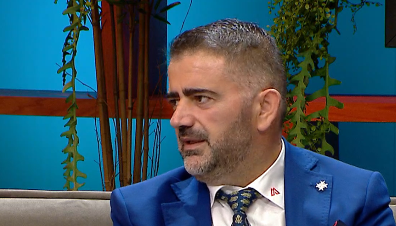 Ish-deputeti Eduart Ndocaj denoncon ndërhyrjen e policisë në banesën e tij pas akuzave për ofertë prej 5 mijë eurosh