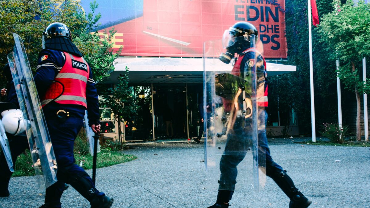 ECPMF dënon ashpër sulmet ndaj gazetarëve gjatë protestave
