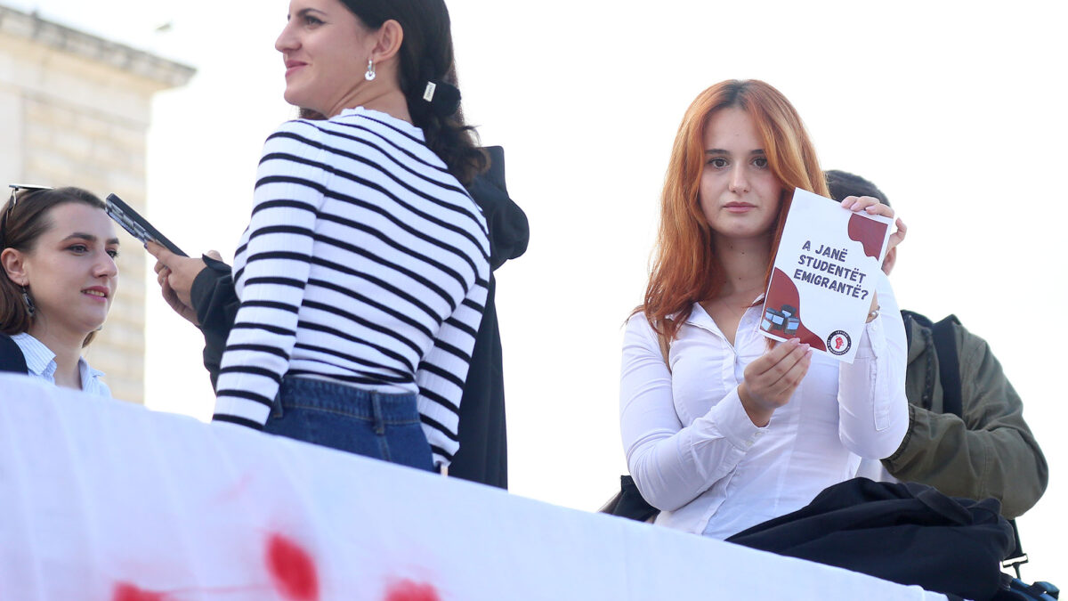 Akademikët e diasporës kërkojnë hetim për dhunën policore dhe përgjegjësi politike për krizën
