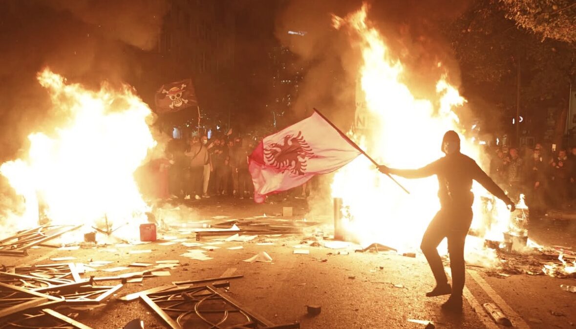 Është koha që BE të marrë përgjegjësi për protestat në Shqipëri