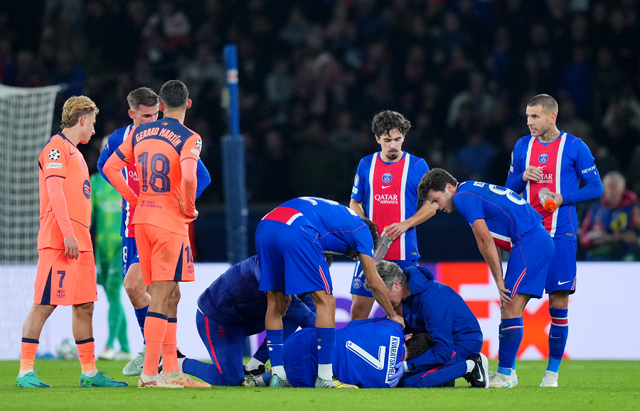 Kthimi i mundshëm i Kvaras në fushë mbetet i pasigurt, PSG vlerëson alternativa