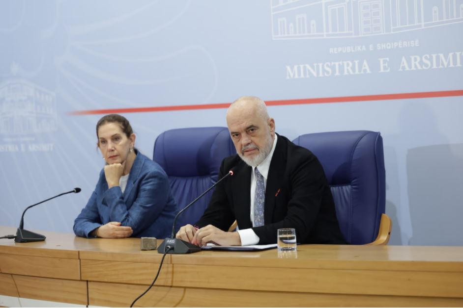 Rama në Ministrinë e Arsimit: Protestat e dhunshme, pjesë e luftës hibride për marrjen e pushtetit me forcë
