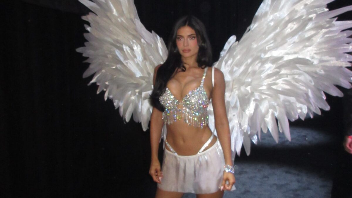 Pse publiku shprehu pakënaqësi ndaj Kylie Jenner në sfilatën e Victoria’s Secret