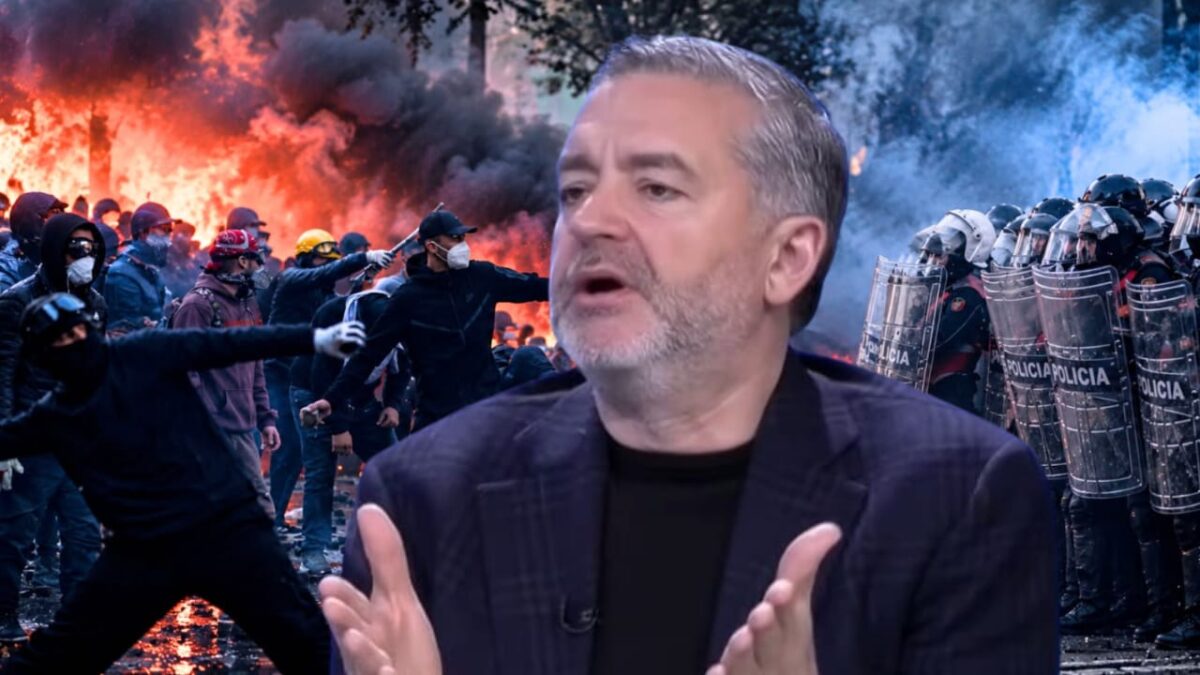 Klosi: Protesta vazhdoi e qetë deri në mbrëmje, kur u shfaqën persona me kapuç dhe nisën të hedhin gurë