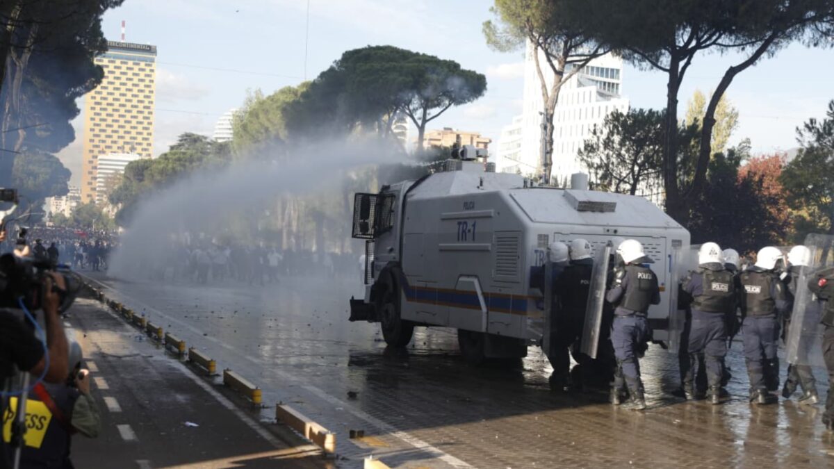 Policia e Shtetit jep detaje për protestën në Tiranë