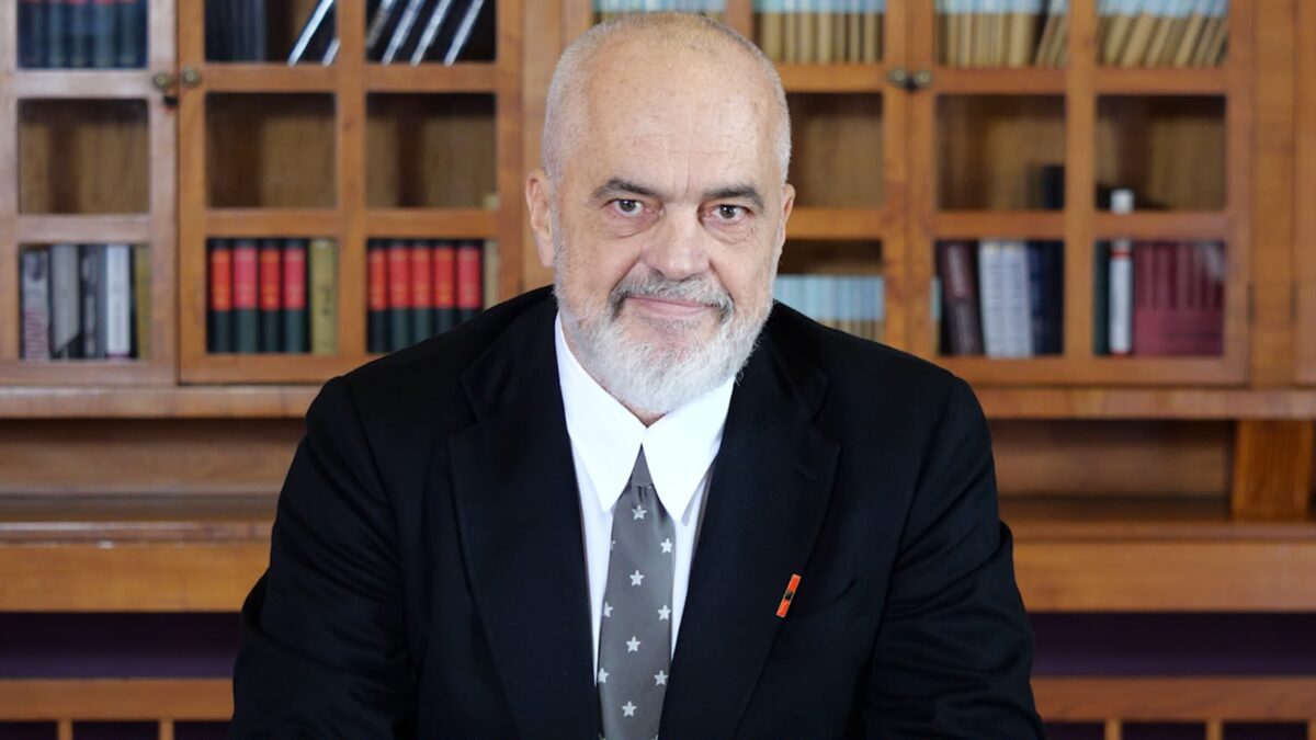 Dje dhunuat, sot do përgjigjeni