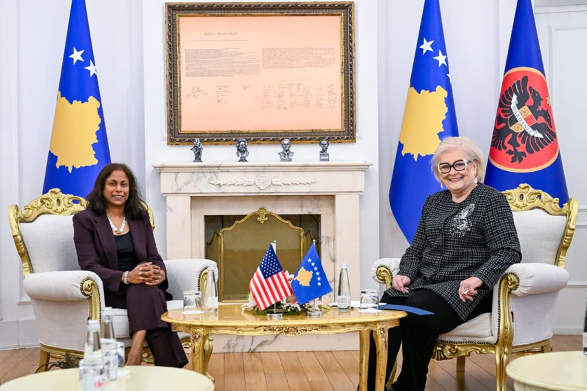 Anu Prattipati uron Shiroka Pulën për detyrën e re në Prishtinë