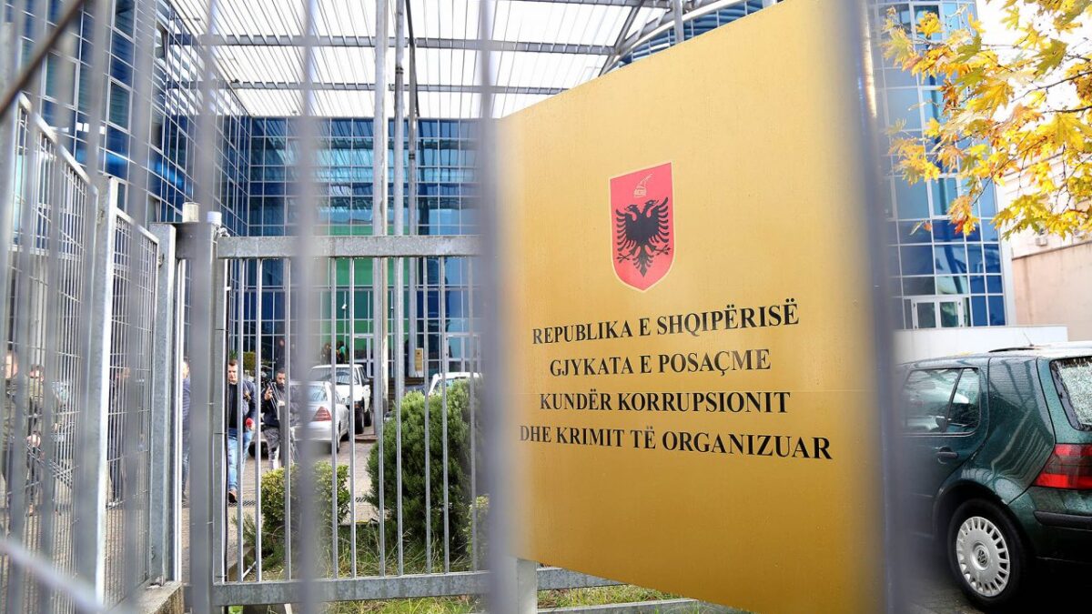 Apeli Administrativ pezullon bojkotin e avokatëve në GJKKO