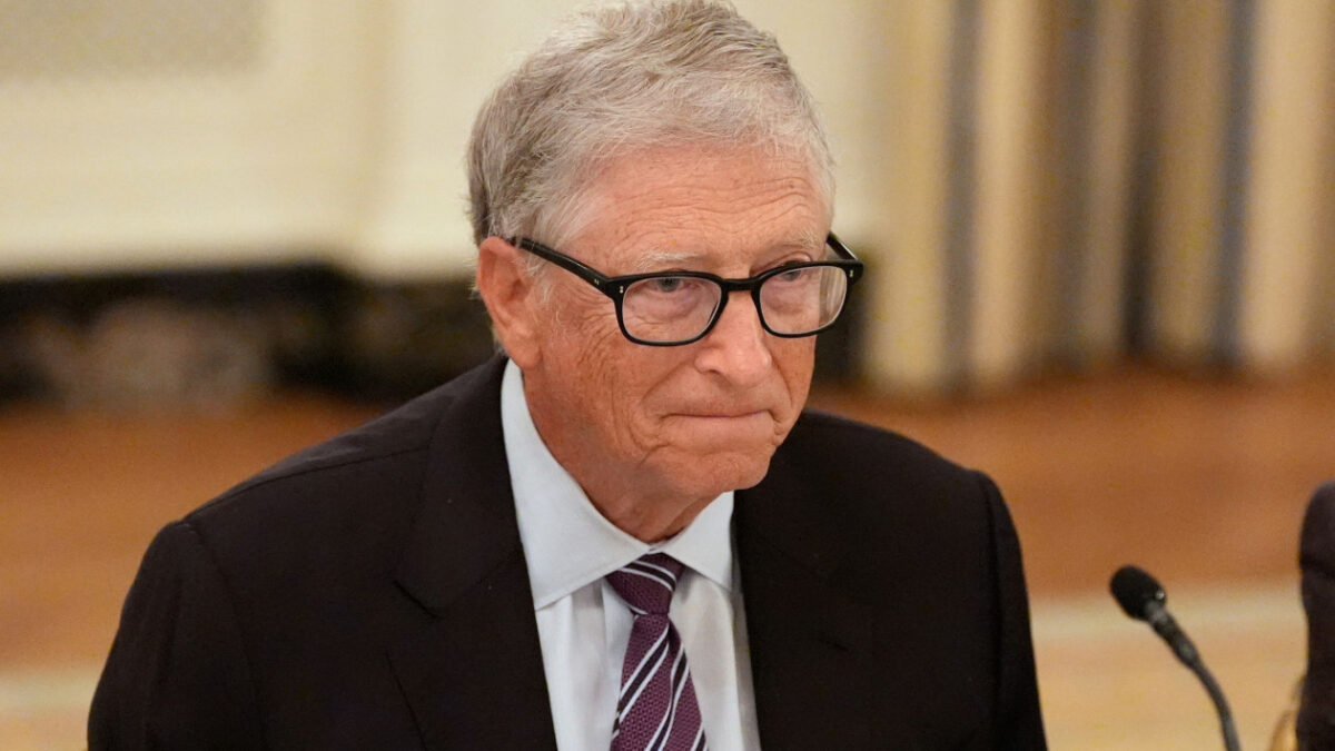 Bill Gates paralajmëron trazira 20-vjeçare nga inteligjenca artificiale