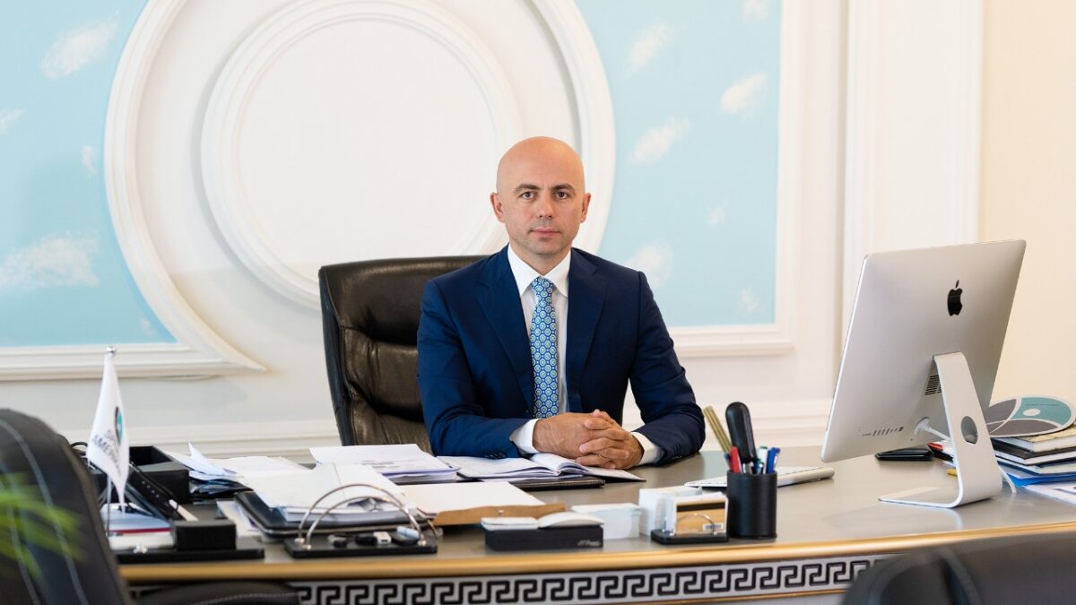 Bursat dhe punësimi mund të frenojnë emigracionin e të rinjve