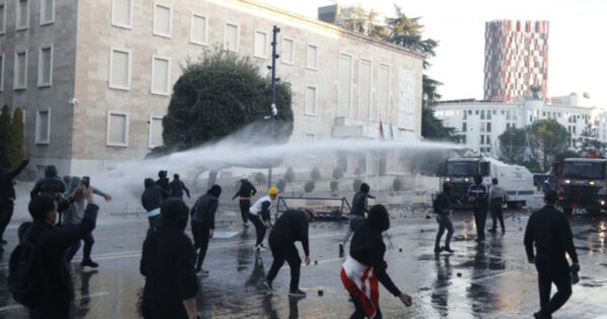 Çdo shtypje largon Shqipërinë nga Europa, Rama duhet të mbajë përgjegjësi