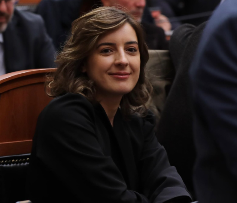 Deputetja Çaushi: Kuvendi nuk është skenë për spektakle, Shqipëria ecën drejt BE-së