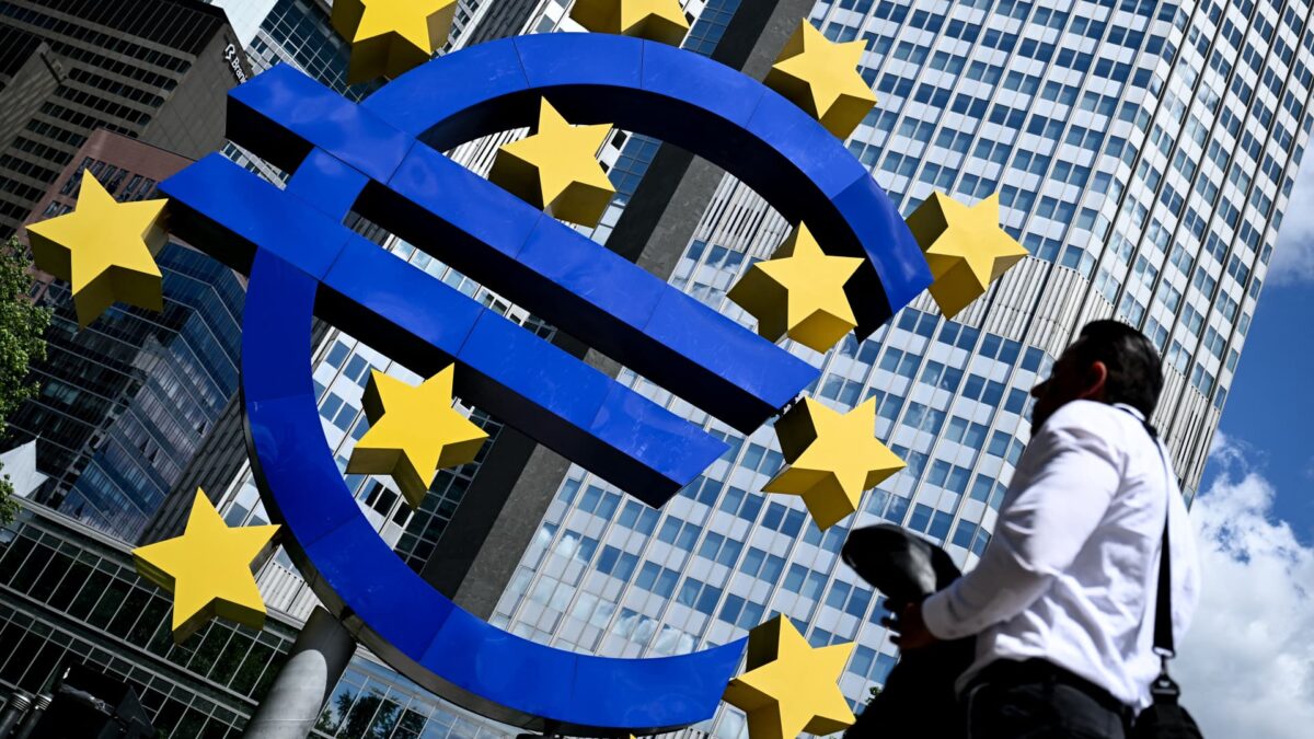 EZB mban normën e interesit në 2.5 për qind