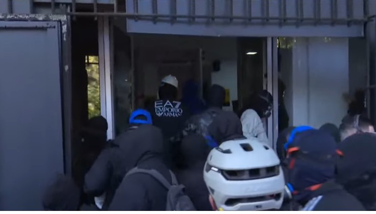 Gjykata e Tiranës lë të lirë 28 protestues