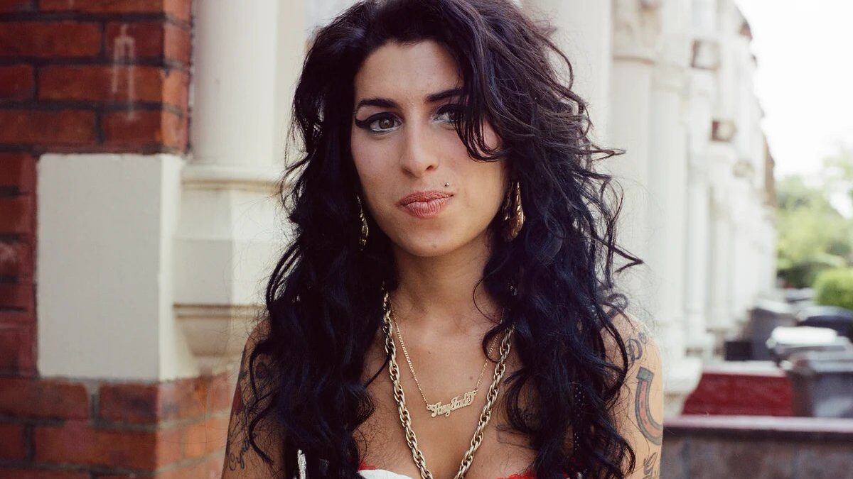 Amy Winehouse dhe jehona e një albumi që flet vetë
