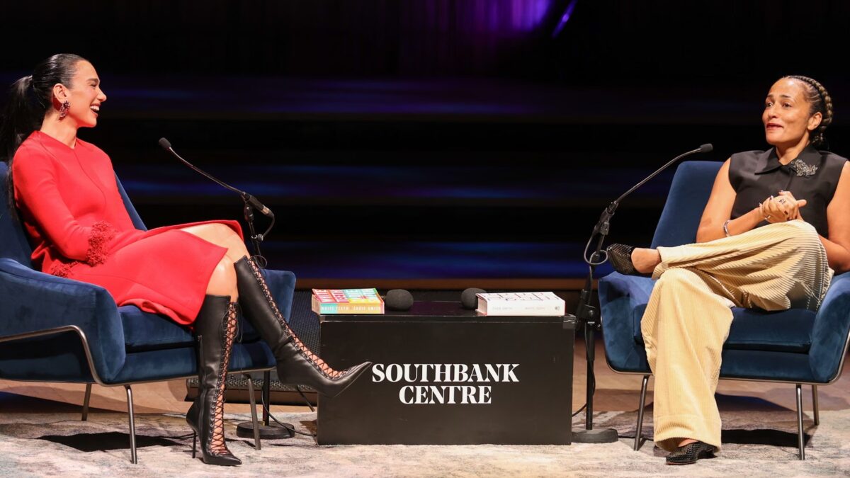 Dua Lipa zhvillon intervistë me Zadie Smith për letërsinë dhe realitetin shoqëror
