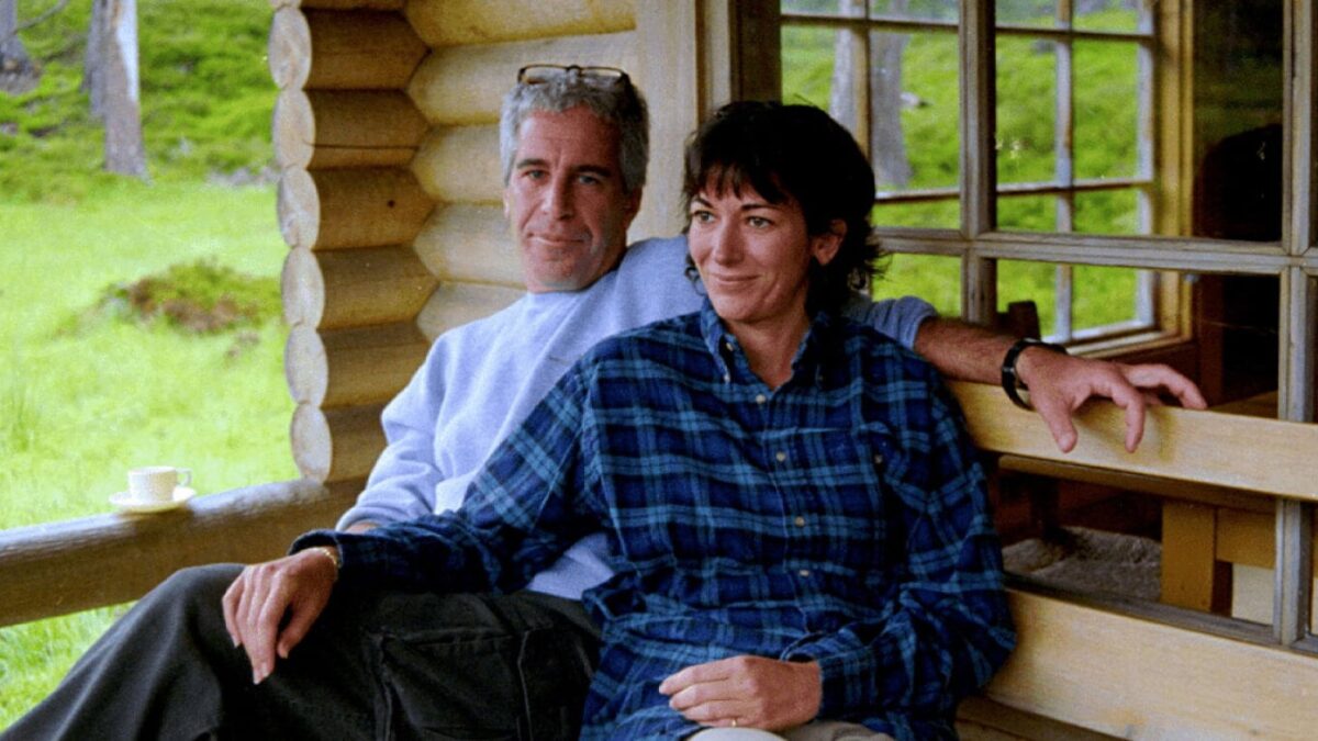 Jeffrey Epstein vizitoi Balmoralin me ftesë të Andrew, nis hetimi në Skoci