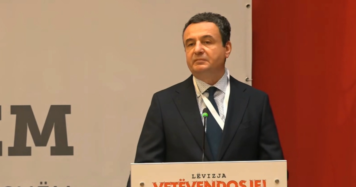 Kurti ndjek protestat në Tiranë, flet për përgjegjësi historike