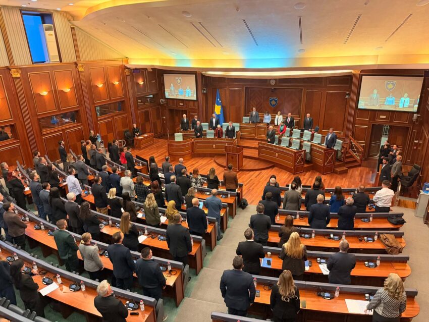 Kuvendi miraton rezolutë për mbrojtjen e grave pas vrasjes së Arlinda Zekajt