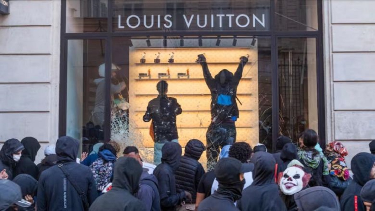 Trazirat në Francë, tregu online mbushet me çanta Louis Vuitton e parfume të vjedhura