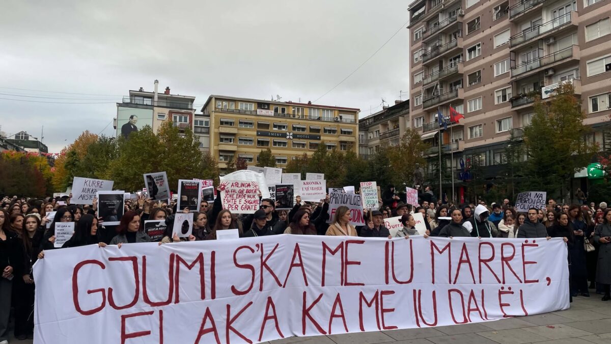 Mediat zvicerane: Femicidi ndaj Arlinda Zekajt trondit Kosovën