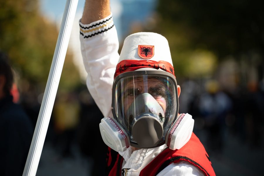 Mes besnikërisë dhe revoltës, dy Shqipëritë përplasen në Tiranë