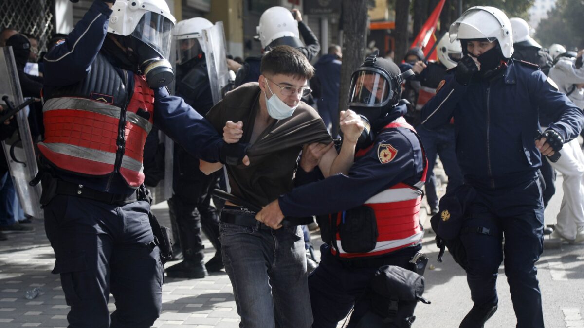 Organizatat kundër torturës dënojnë brutalitetin policor në protesta