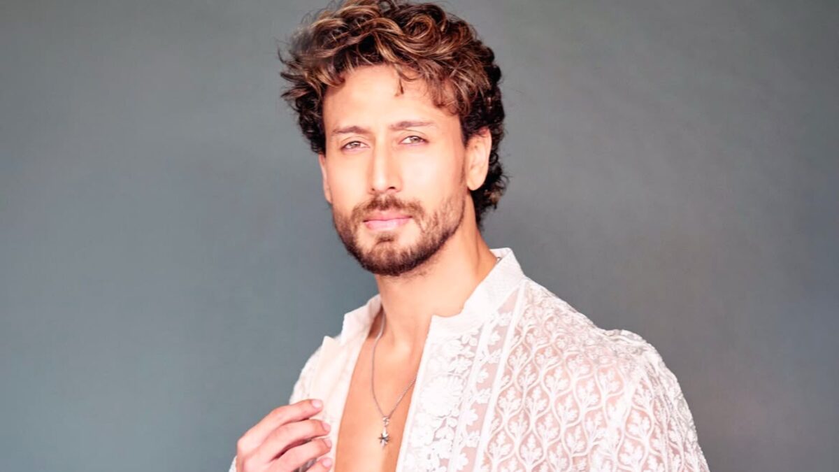 Të shtëna me armë ndaj yllit të Bollywood-it Tiger Shroff në Mumbai
