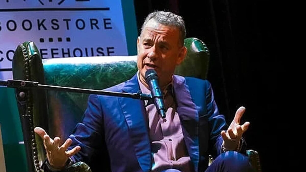 Tom Hanks rikthehet në skenë pas 14 vitesh me një shfaqje të veçantë
