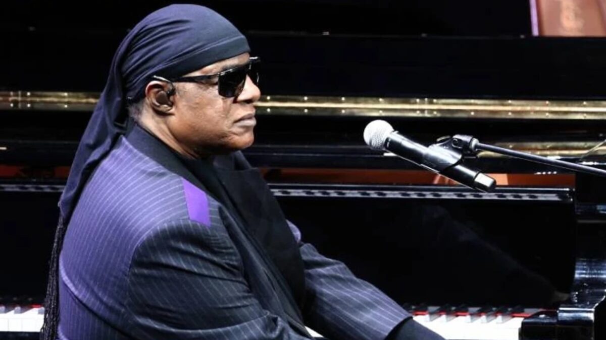 Stevie Wonder kërkon largimin e ish-të fejuarës nga shtëpia pas gati 40 vitesh