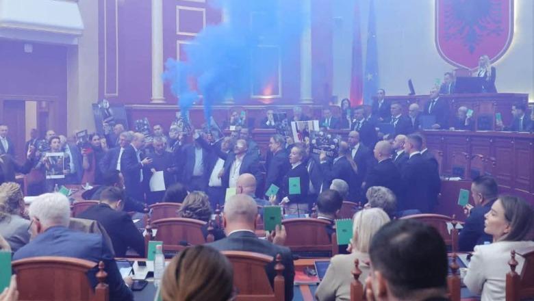 PS kërkon përjashtimin e Berishës 10 ditë nga Kuvendi