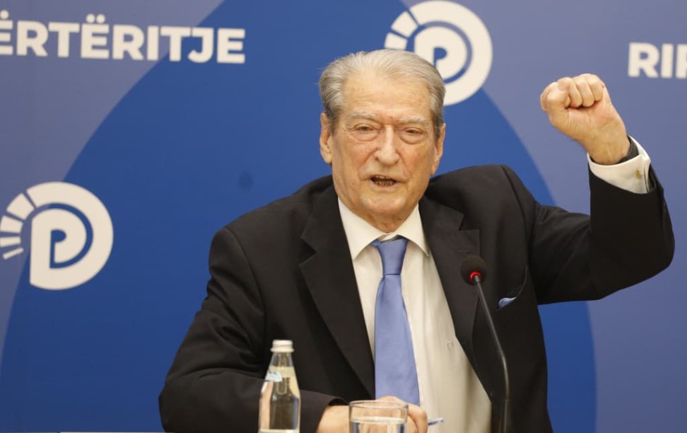 Rama dhe Berisha sulmojnë protestuesit, akuza për bandë mikrofoni