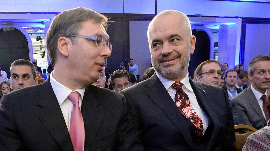 Rama dhe Vuçiç, binjakët që ndajnë të njëjtën dashnore