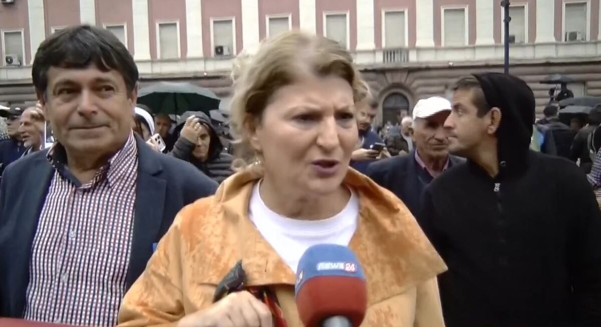 Rama ka mbajtur vetëm monolog, Enkelejda Olldashi thotë se kryeministri ka qenë vetë protestues dhe është rrahur, ndërsa revolta e rinisë do të arrijë t’i nxjerrë ndërgjegjen në pah