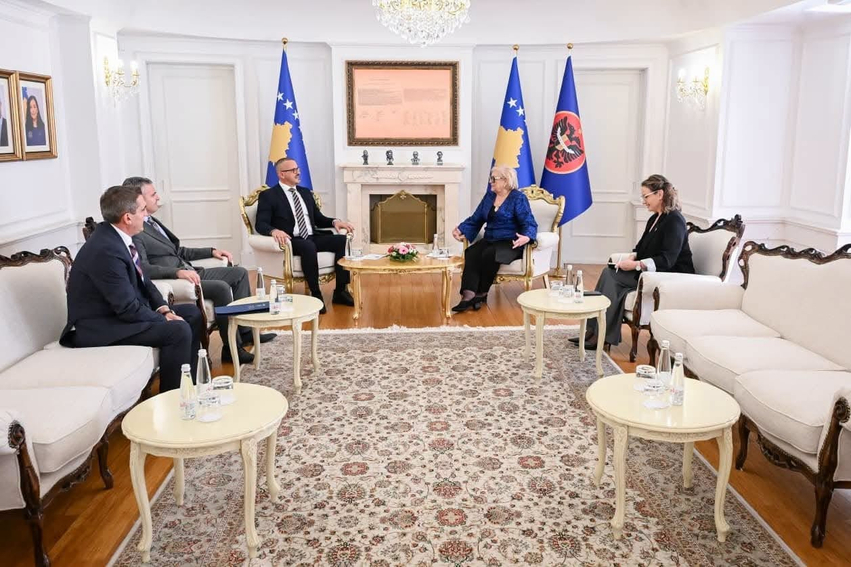 Presidentja Shiroka-Pula mban takim me krerët e drejtësisë