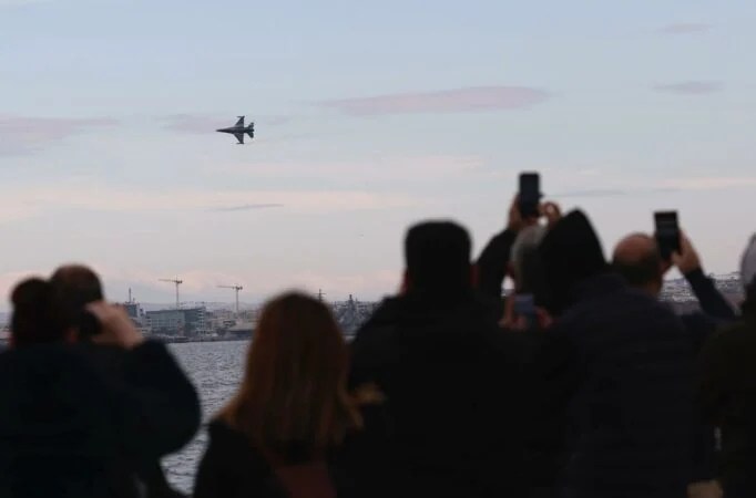 Selaniku feston 28 Tetorin me paradë ushtarake dhe fluturime F-16