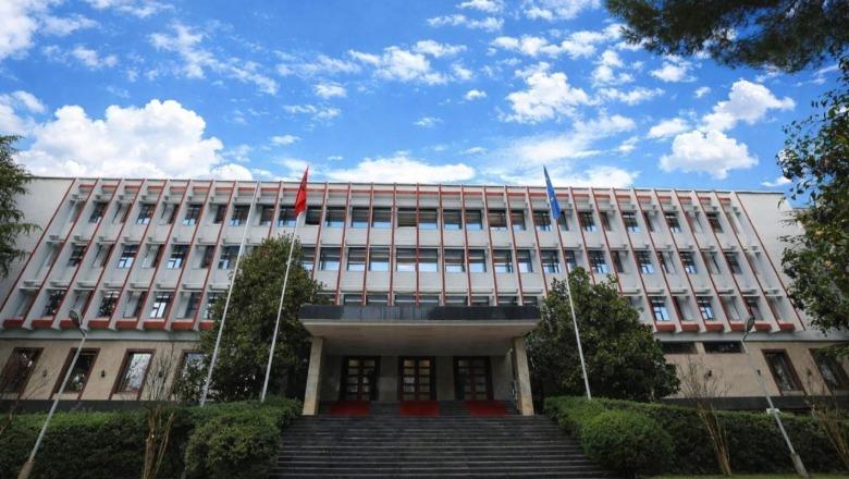 Shqipëria gati të bashkëpunojë me institucionet e reja pas zgjedhjeve në Serbi