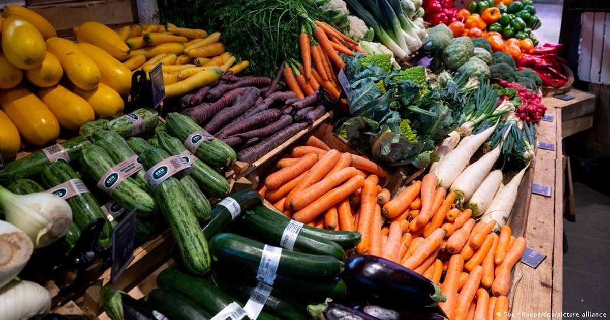 Shqiptarët konsumojnë fruta dhe perime me pesticide mbi normën e lejuar