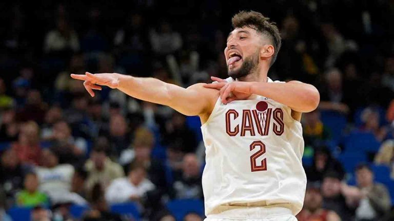 Talenti i panjohur i NBA-së, TY Jerome, shkëlqen si shënuesi më i mirë në tre duelet e para