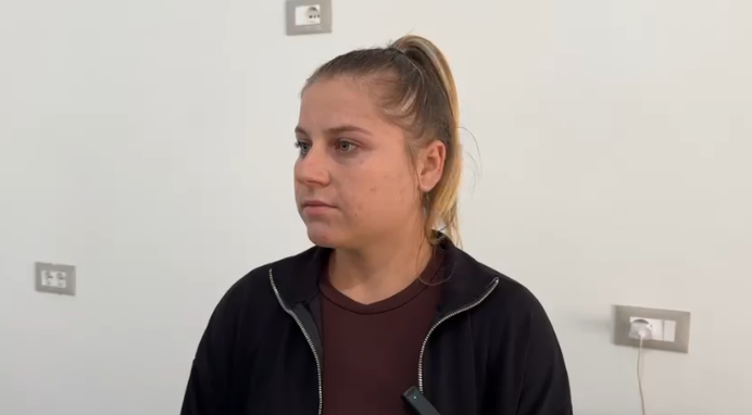 Të shtëna te porta e shtëpisë, 22-vjeçarja dyshon te ish-burri